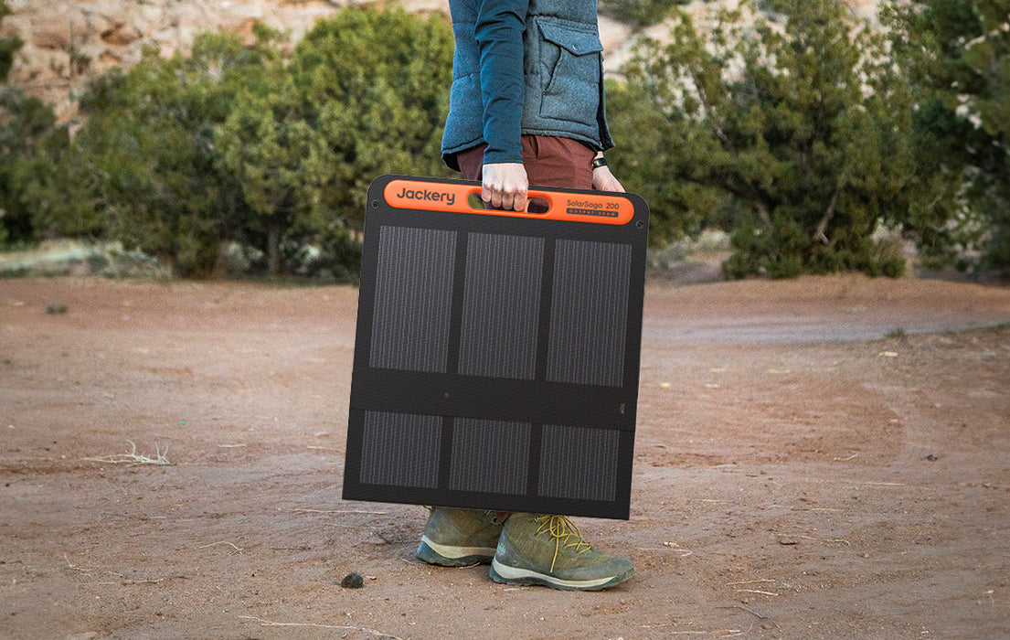 Jackery Explorer 3000 V2 With 2x 200W Solar Saga Solar Panels - Solar Generator