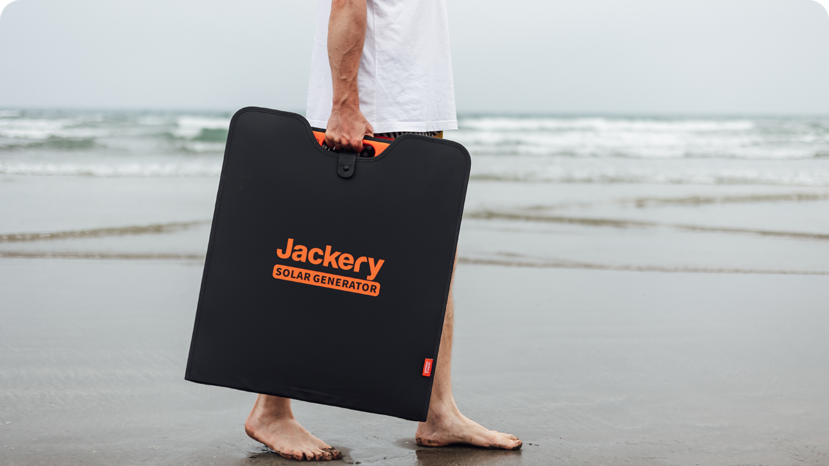 Jackery E2000 Plus + 1x Battery Pack + 2x 200W Solar Generator